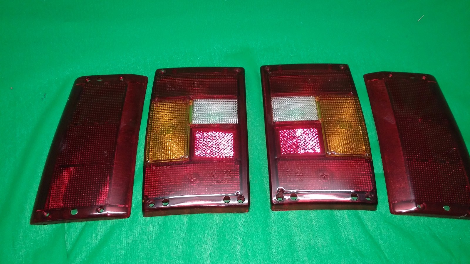 Range Rover Classic  LH+RH Rear Tail Lenses RTC5552 RTC5551 RTC5294 RTC5295-OEM