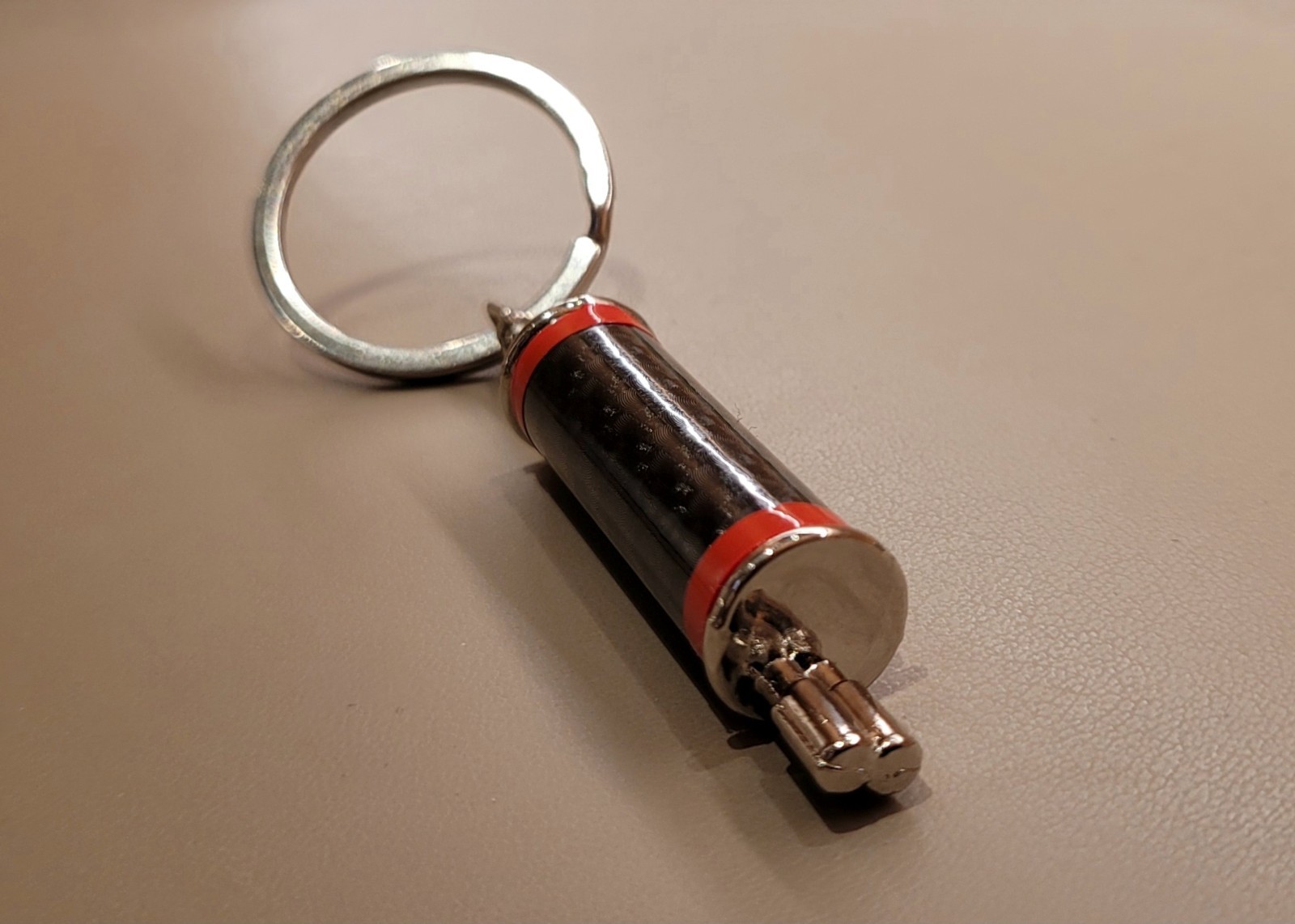 Fiesta ST180,Carbon Fibre Look, Novelty Twin Exhaust Keyring,