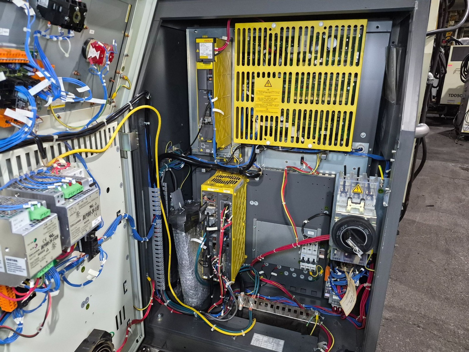 FANUC R-2000iB/210F Complete w/ R-30iA Controls USED - Missing Items