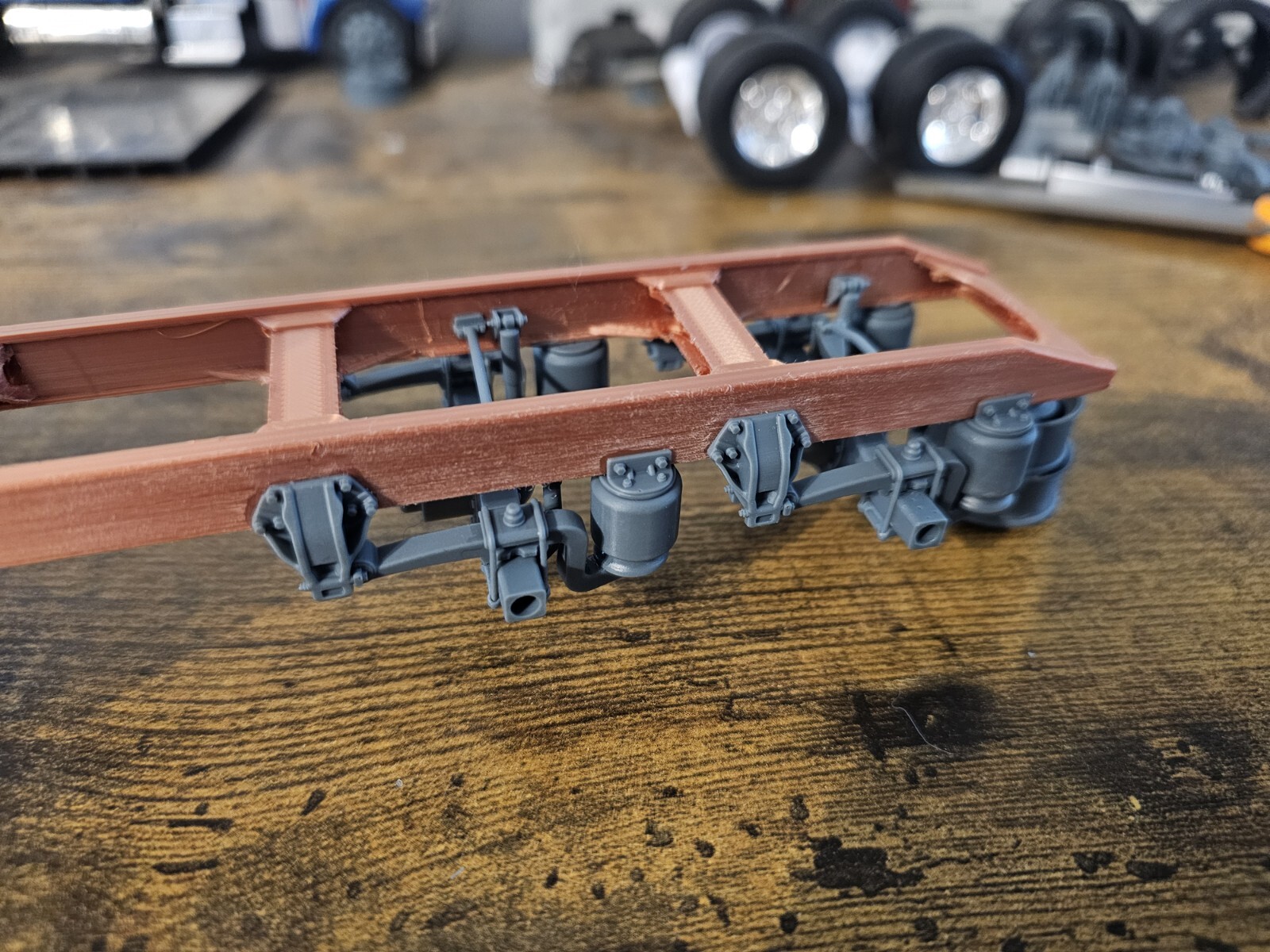 1/25 Scale Low Air Leaf Suspension
