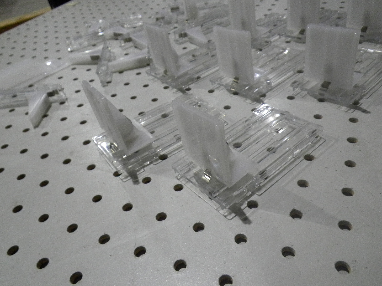 Lot of modular shelf pusher inserts Clear+white plastic 18pcs