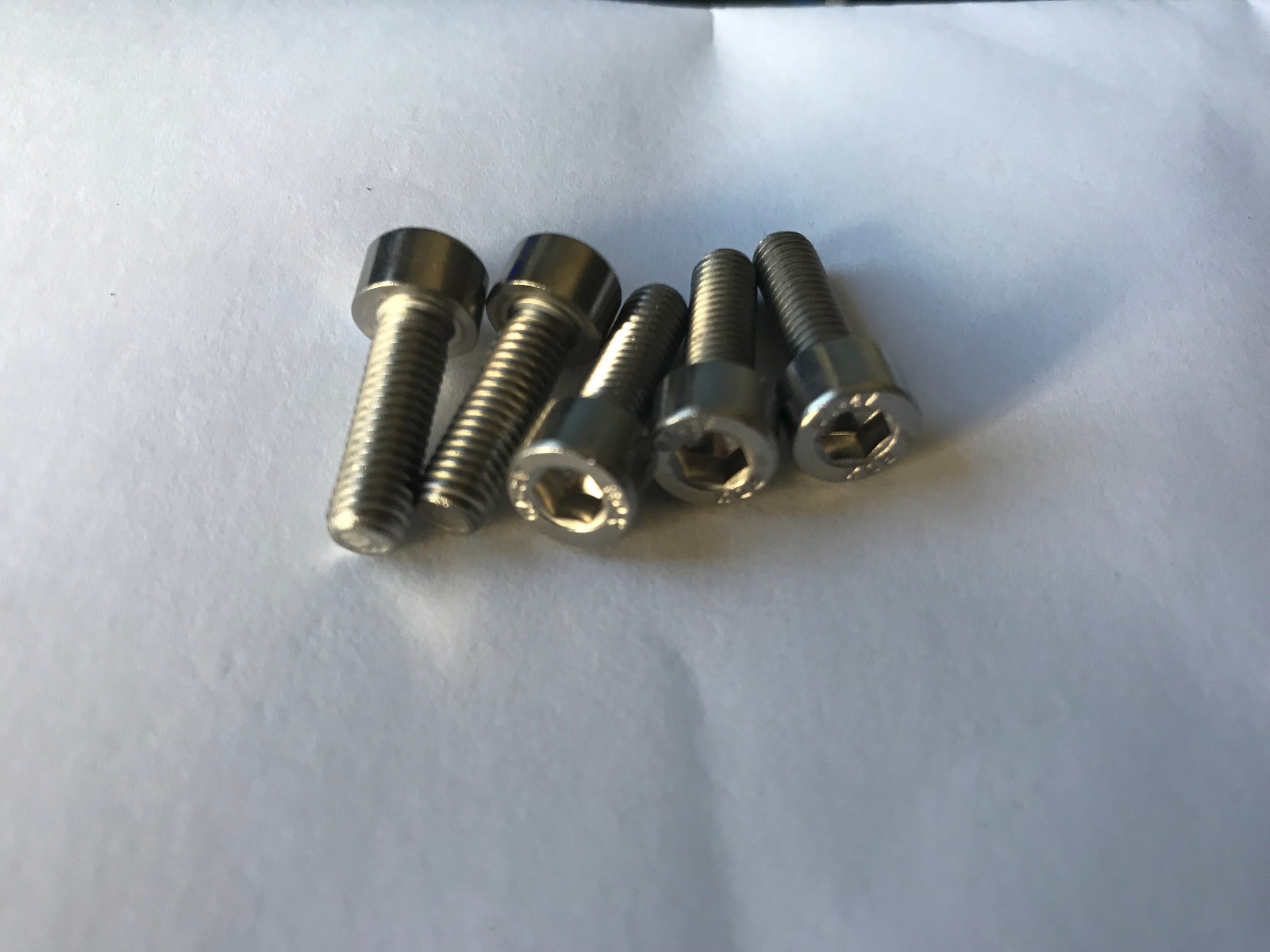 CROSSFIRE SRT-6 MERCEDES SLK32 AMG 3.2L SC V6 ENGINE VALVE BREATHER COVER SCREWS