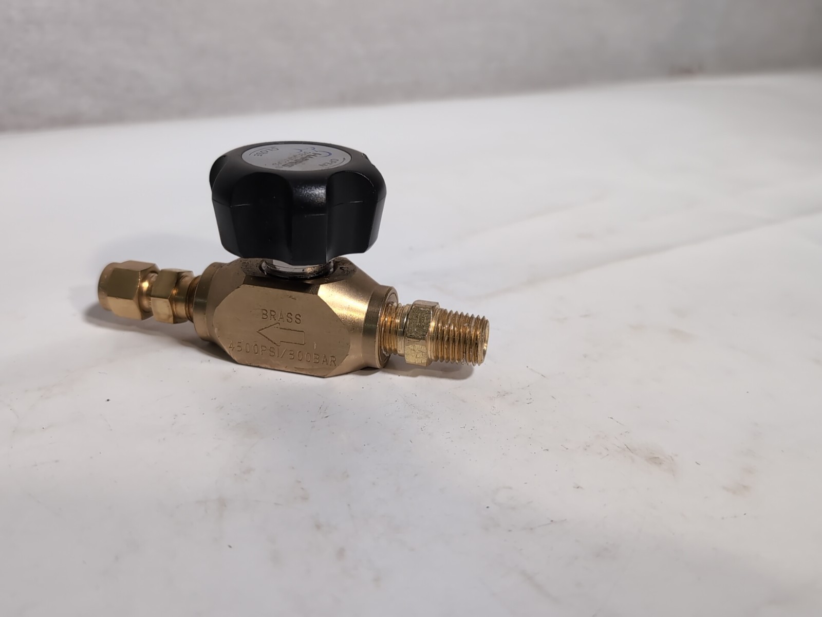 Harris 4500PSI/300bar Single Stage General Purpose Specialty Gas Regulator Brass