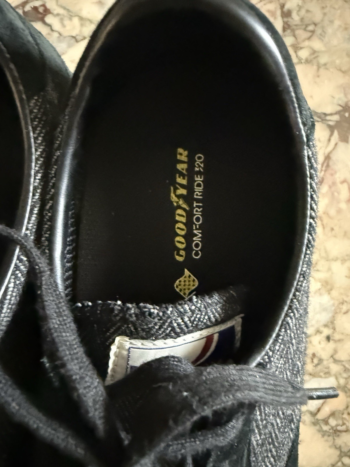 Goodyear Comfort Ride Brooks Vanguard 11.5 Medium