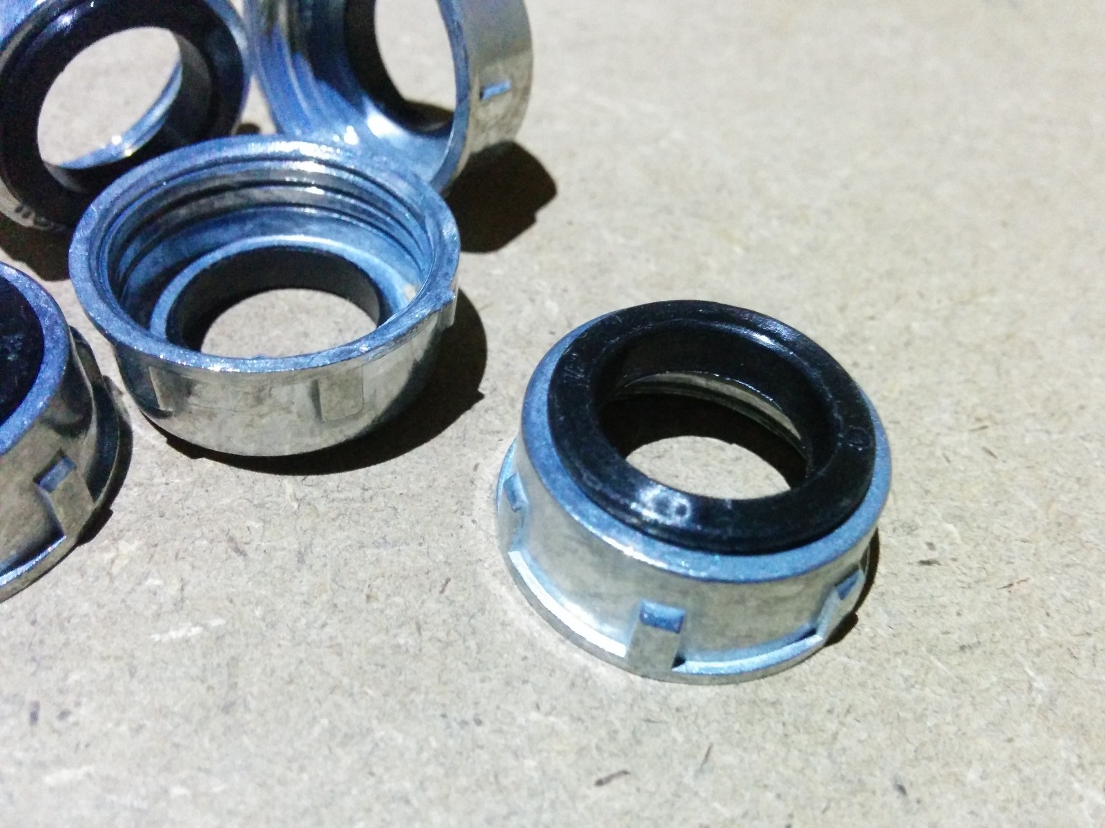 (5 pc) Rigid Conduit Insulated Pipe Bushing Threaded 2-1/2" Metal Insulating