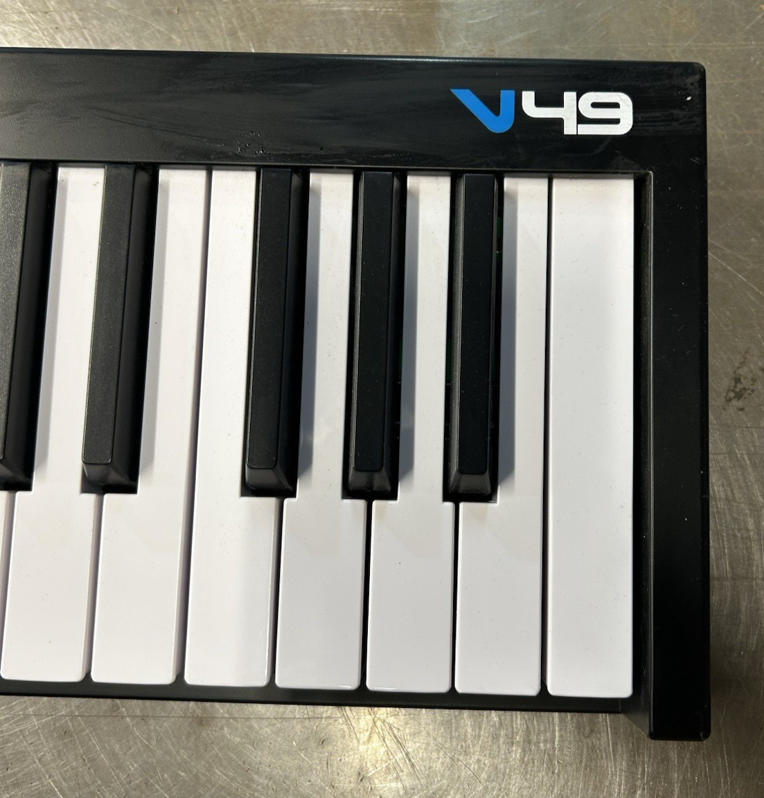 Alesis V49 49 Key USB MIDI Keyboard Controller No Cords Included