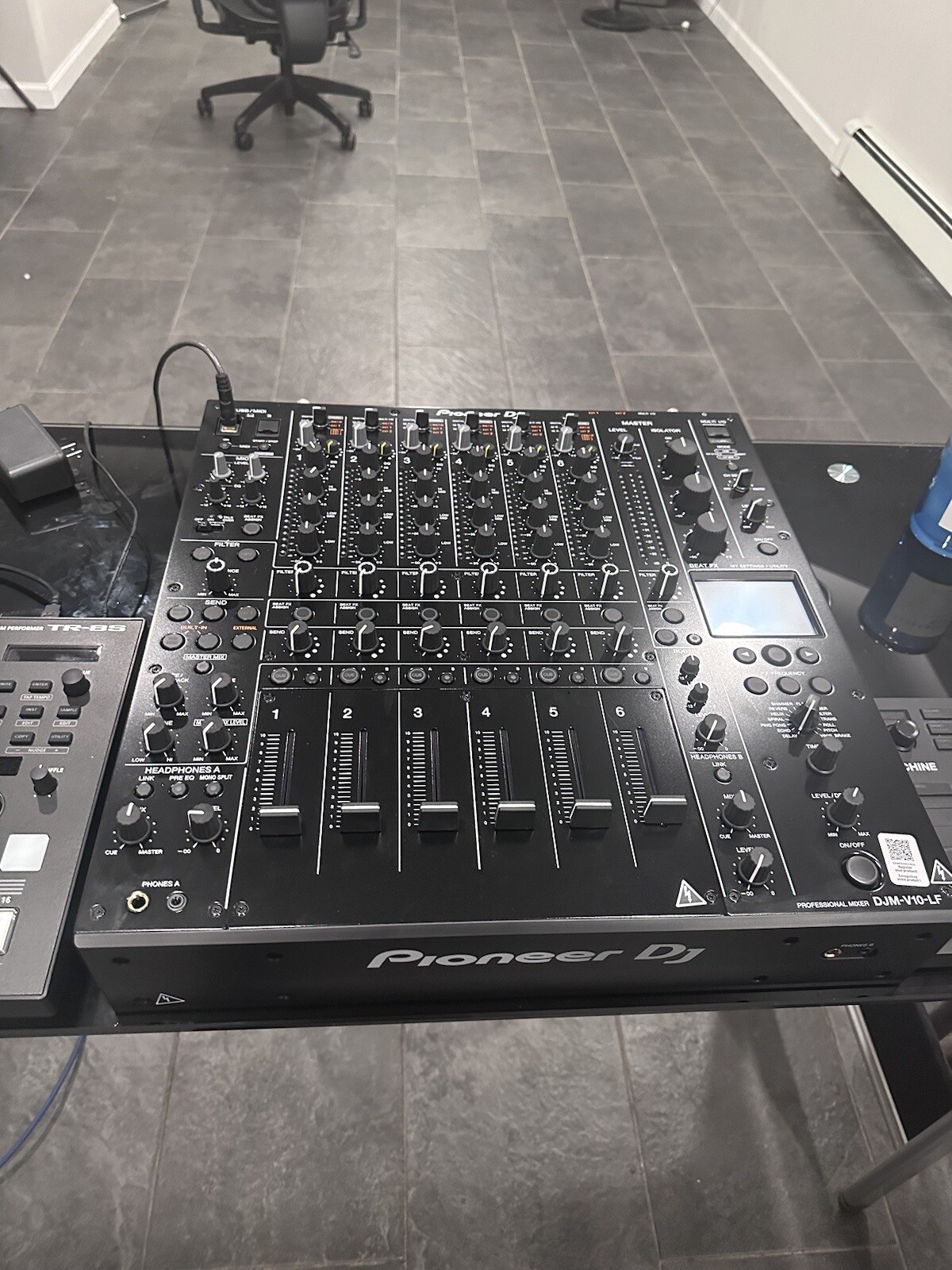 Pioneer DJ DJM-V10-LF 6-Channel Professional DJ Mixer
