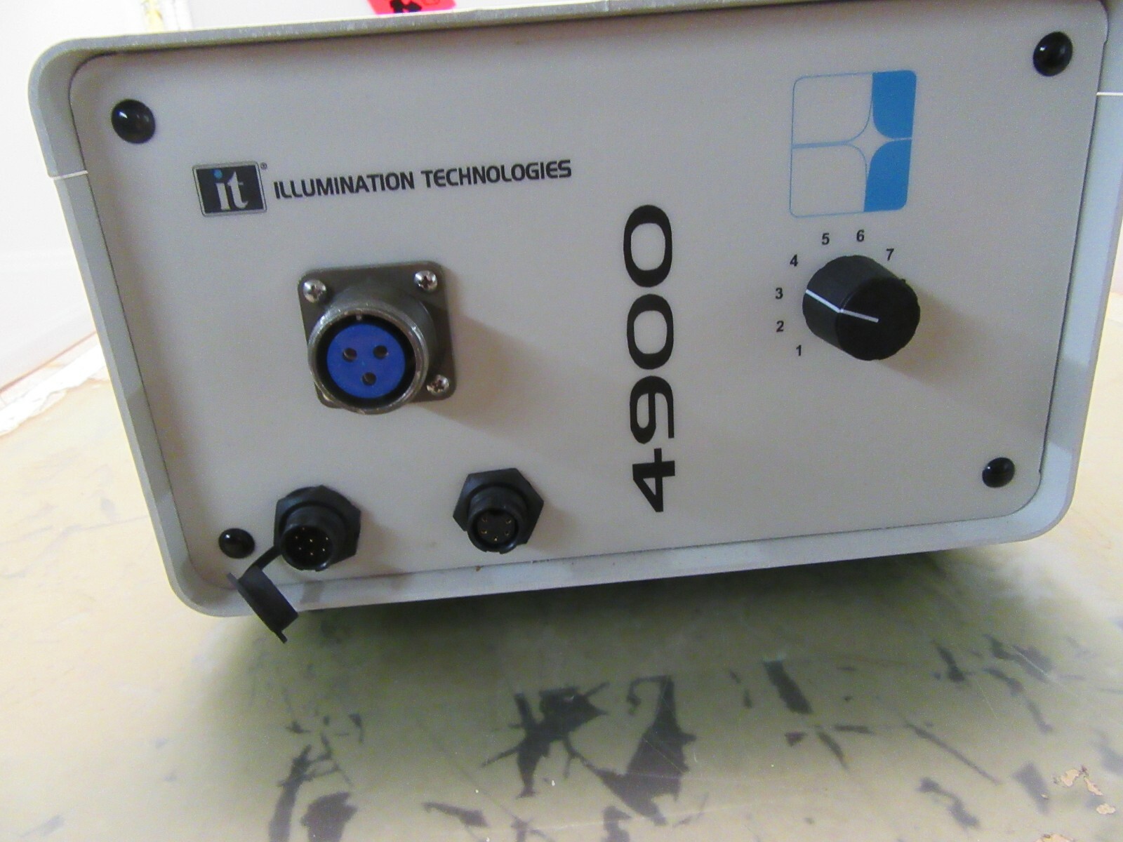 illumination technologies 4900 fiber optic light source power supply [2*R-23.75]