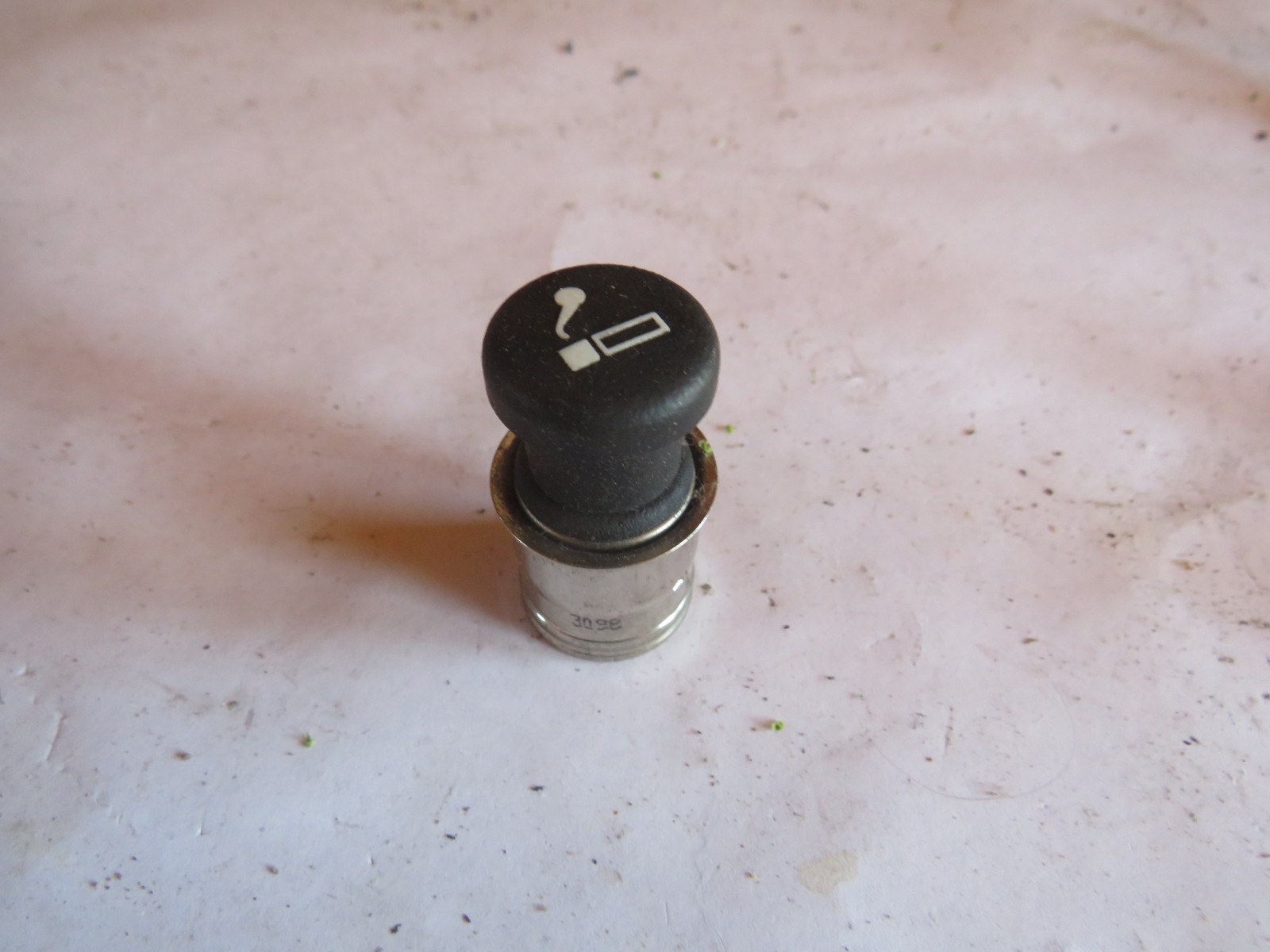 2004 Chevrolet Impala Knob Cigarette Lighter Assembly