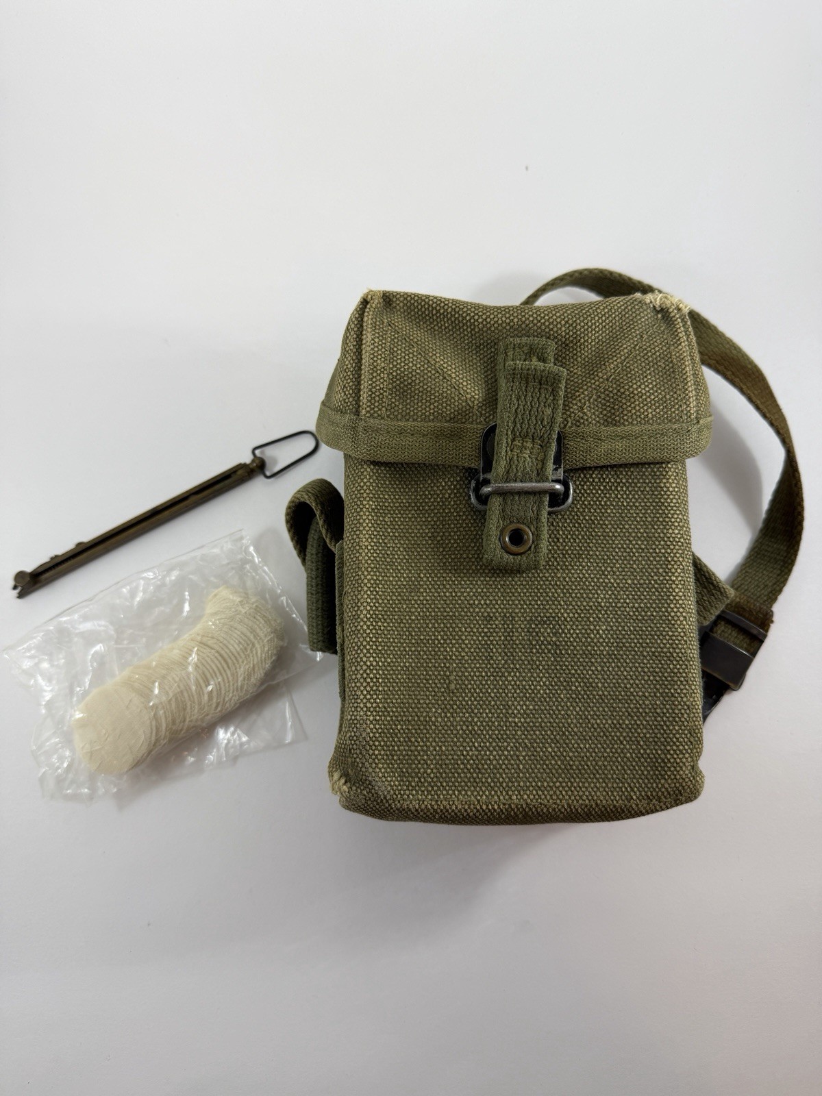 Military War Era Ammunition Magazine Pouch w/ Musket Capper & Shooting Patches