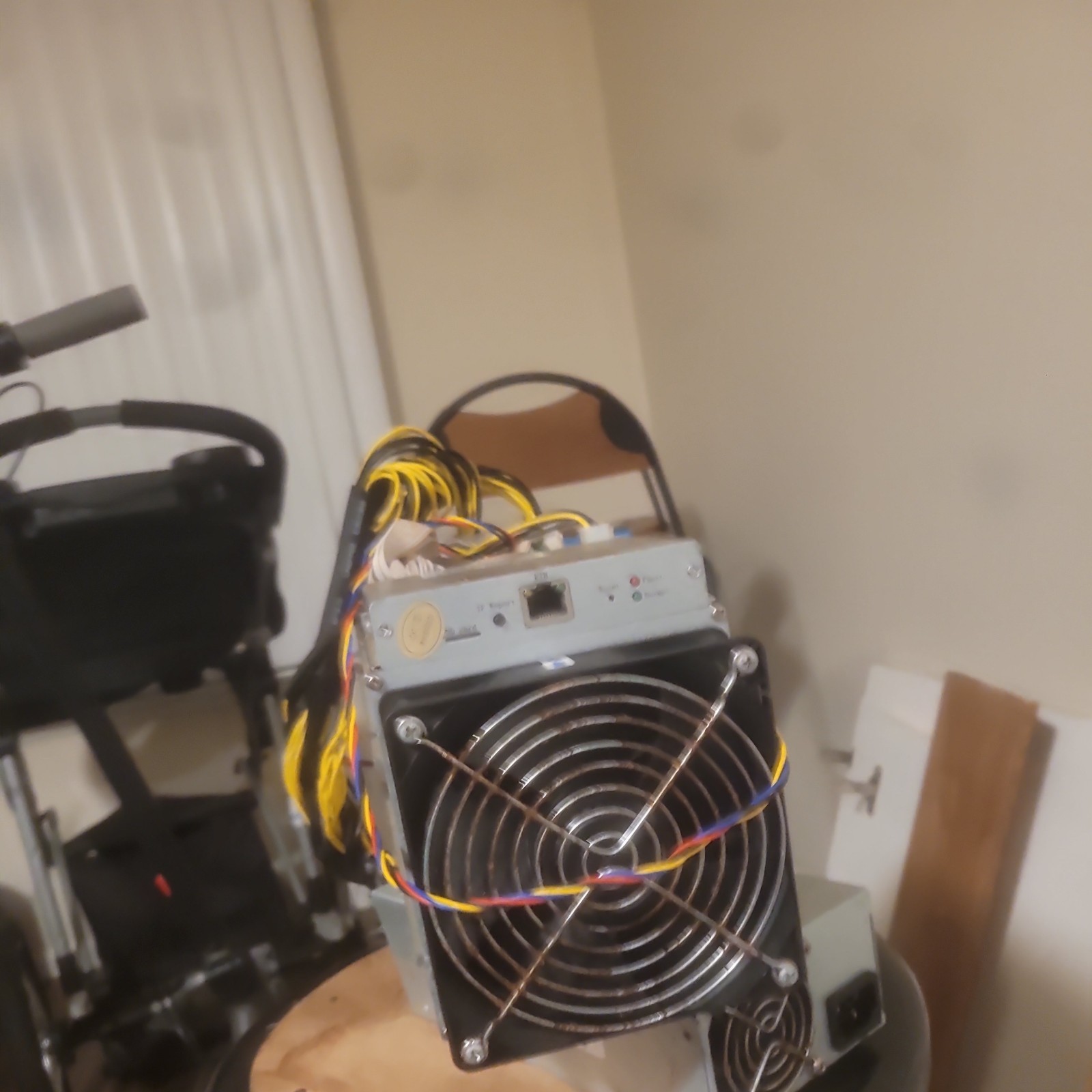 ⭐ Bitmain Antminer S9i 14TH/s Bitcoin Miner (with PSU) - Free Priority Shipping⍟