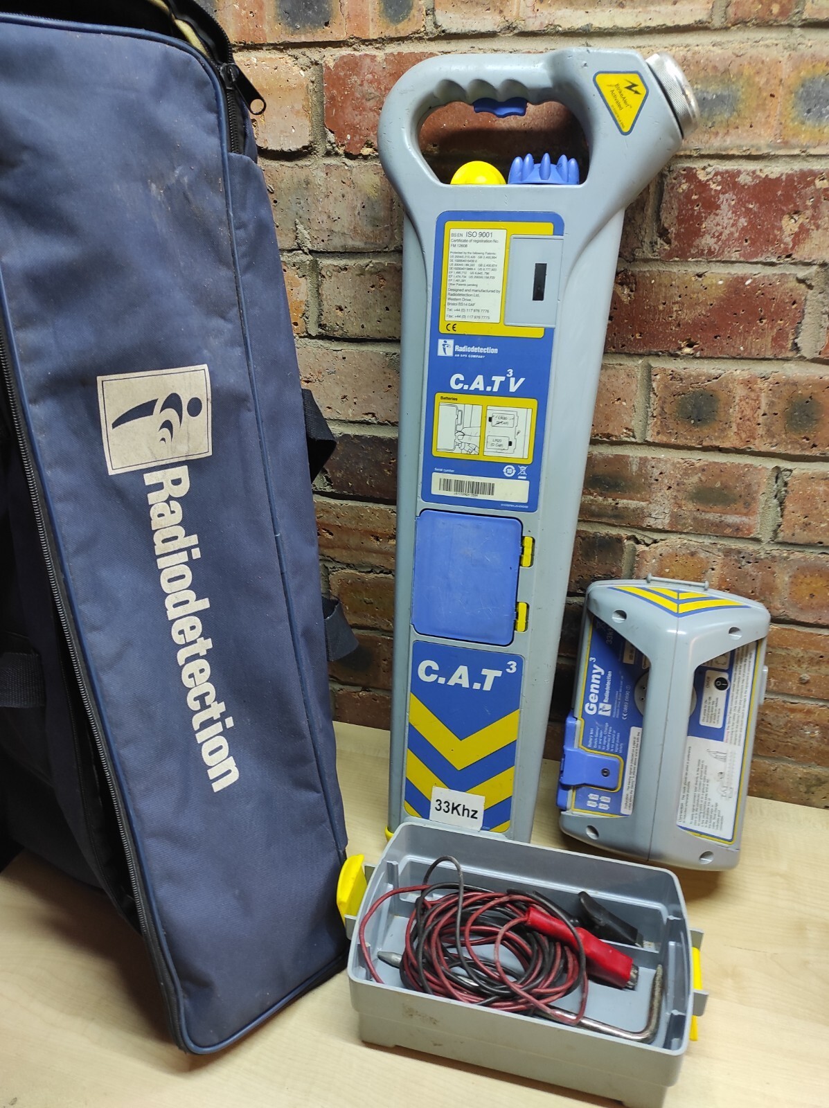 12-mo. calibration certificate, RADIODETECTION CAT3V CABLE detector, genny, bag