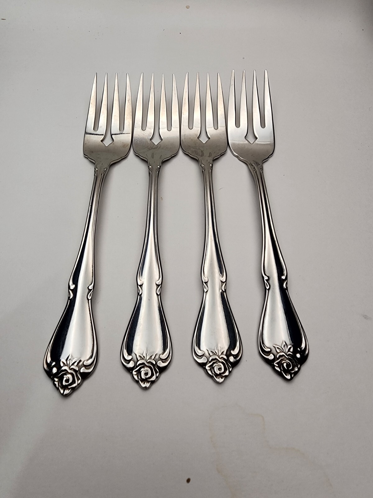 Oneida ARBOR ROSE  Salad Forks Set of 4