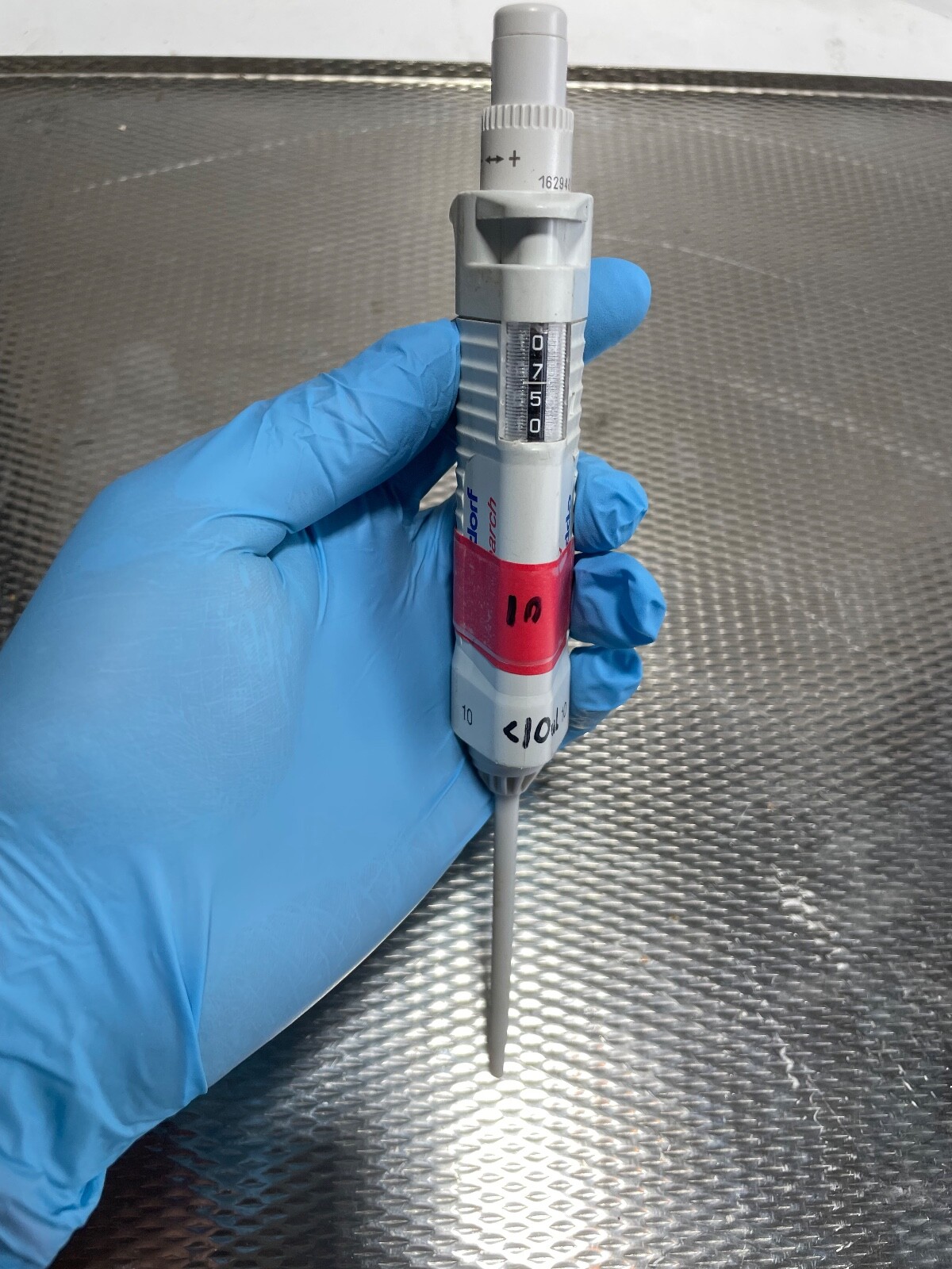 Eppendorf Research Adjustable Volume Single Channel Pipette 0.5 - 10 uL
