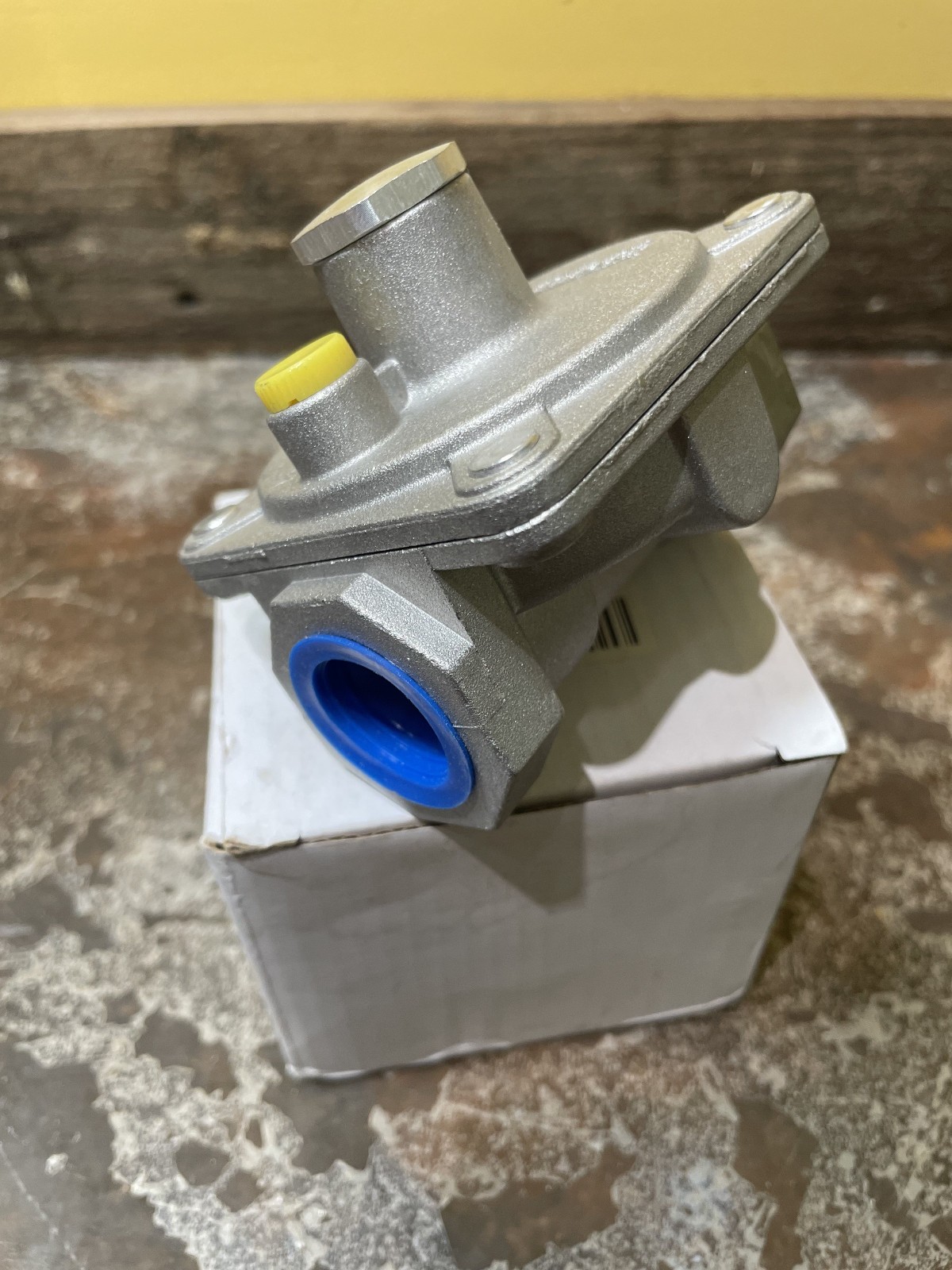 BurnTouch Gas Regulator 7015-4010 1/2 PSIG 3/4" NPT NG & LP NAT 4" - LPG 10" WC