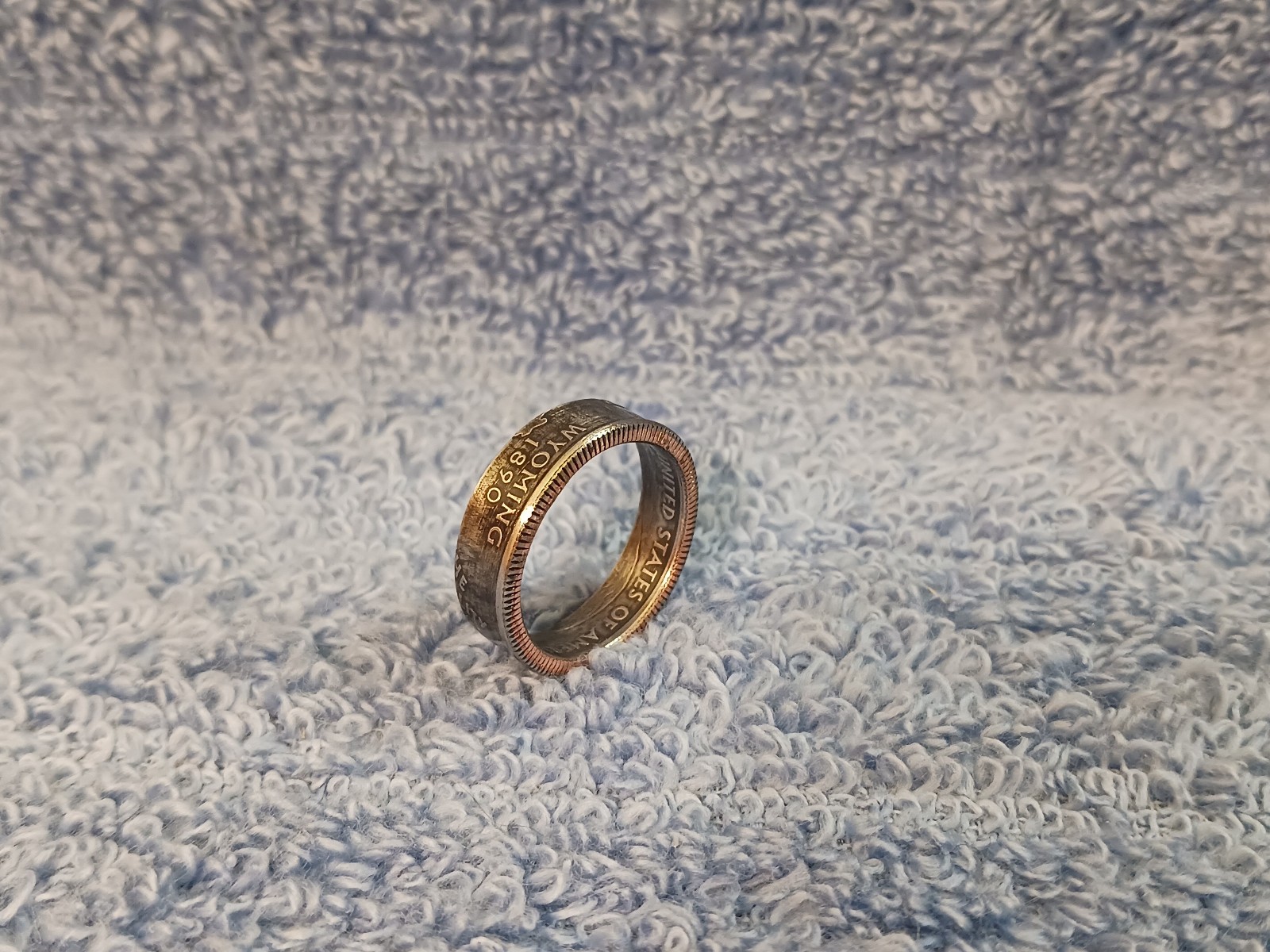 Wyoming Handcrafted Washington Quarters coin ring, size 8 (2007) (A)