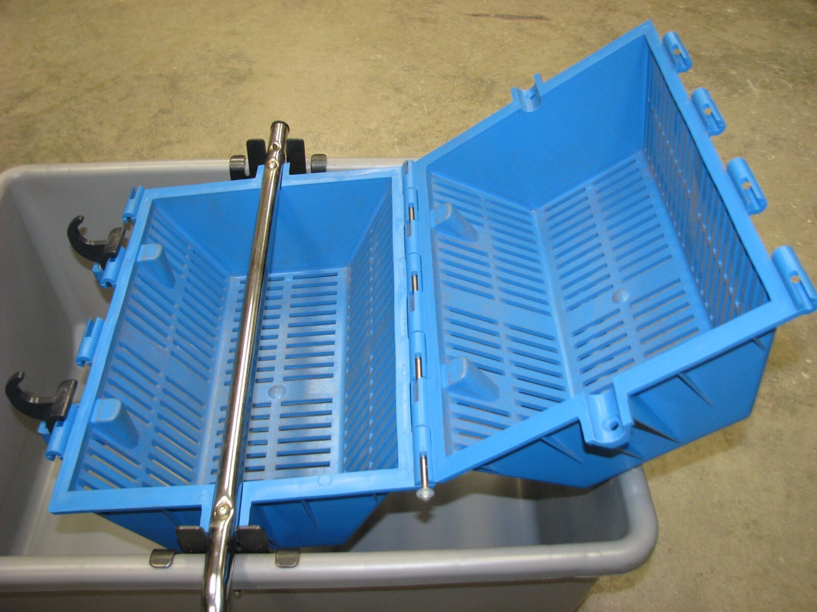 Dillion Precision Large Case Media Separator CM2000