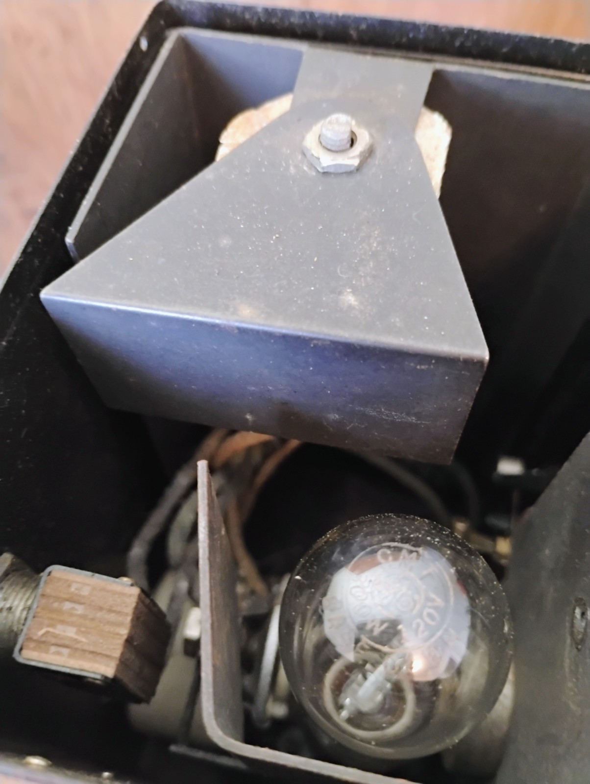 Kodascope Eight Model 40 8mm Silent Film Projector Testes Working