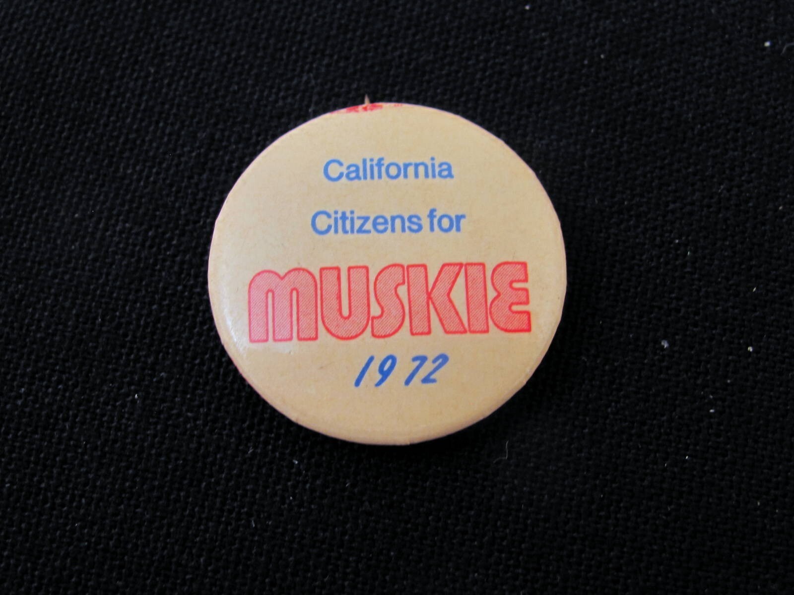 1972 Edmund Muskie for President 1" Pinback Button California Citizens for