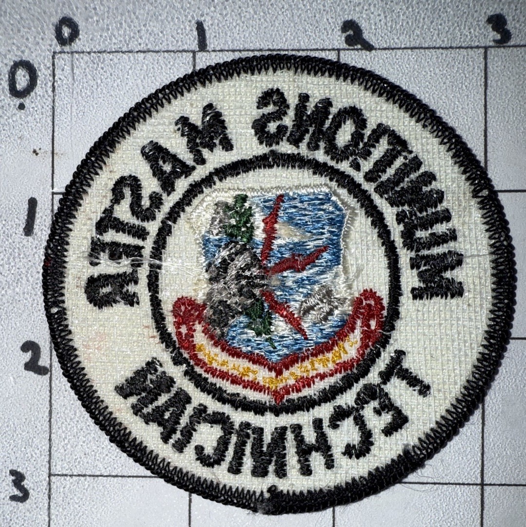 Vietnam War - 1970s USAF SAC Munitions Master Technician Patch (10)