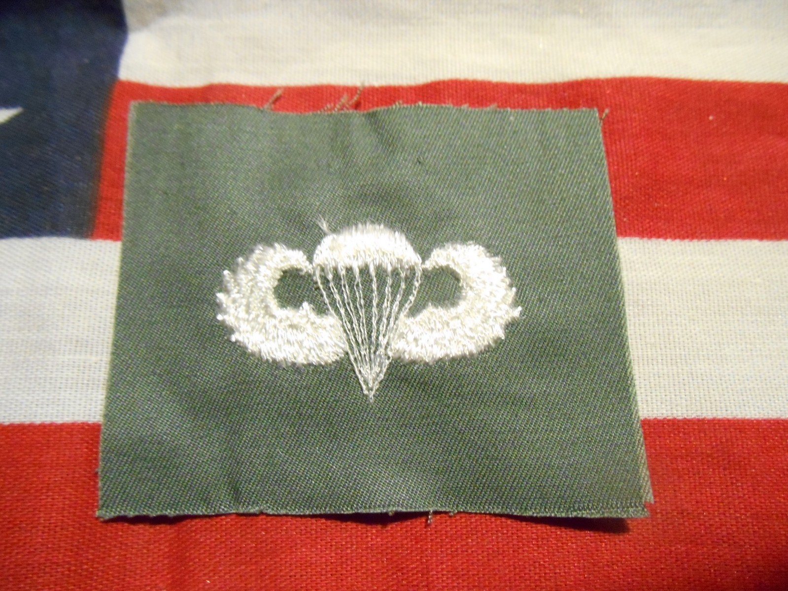 VIETNAM ERA CLOTH BASIC PARACHUTE BADGE OD CLOTH
