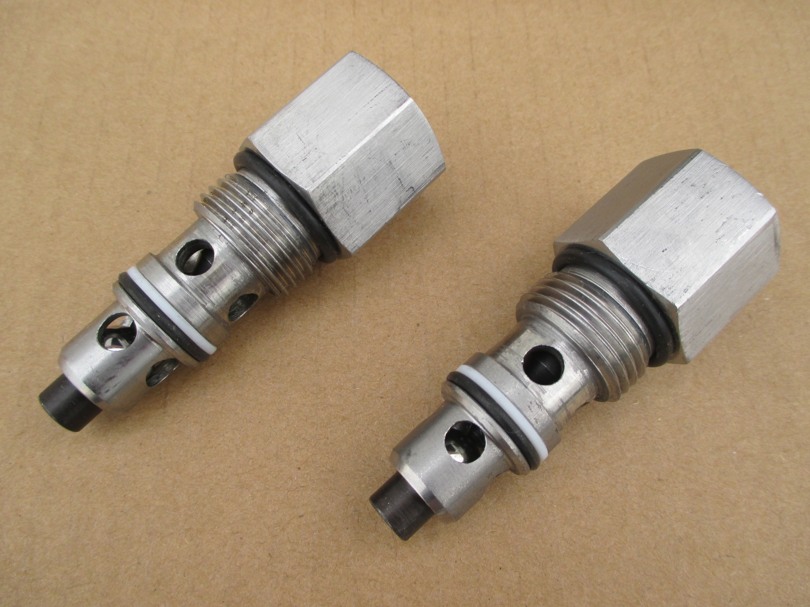 2 AUTO HYDRO CHECK RELIEF VALVES FOR IH INTERNATIONAL CUB CADET 782D 784 982 984
