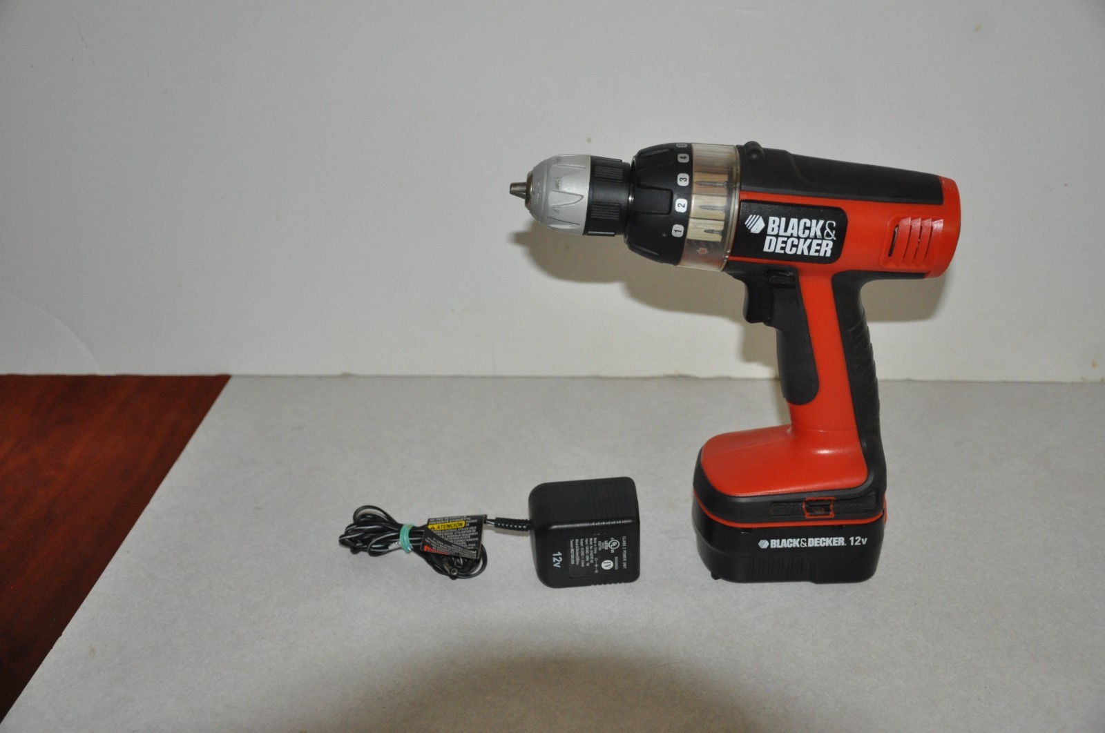 Black & Decker BD12PS Cordless Drill 3/8" Chuck 12 v Battery Charger Tested