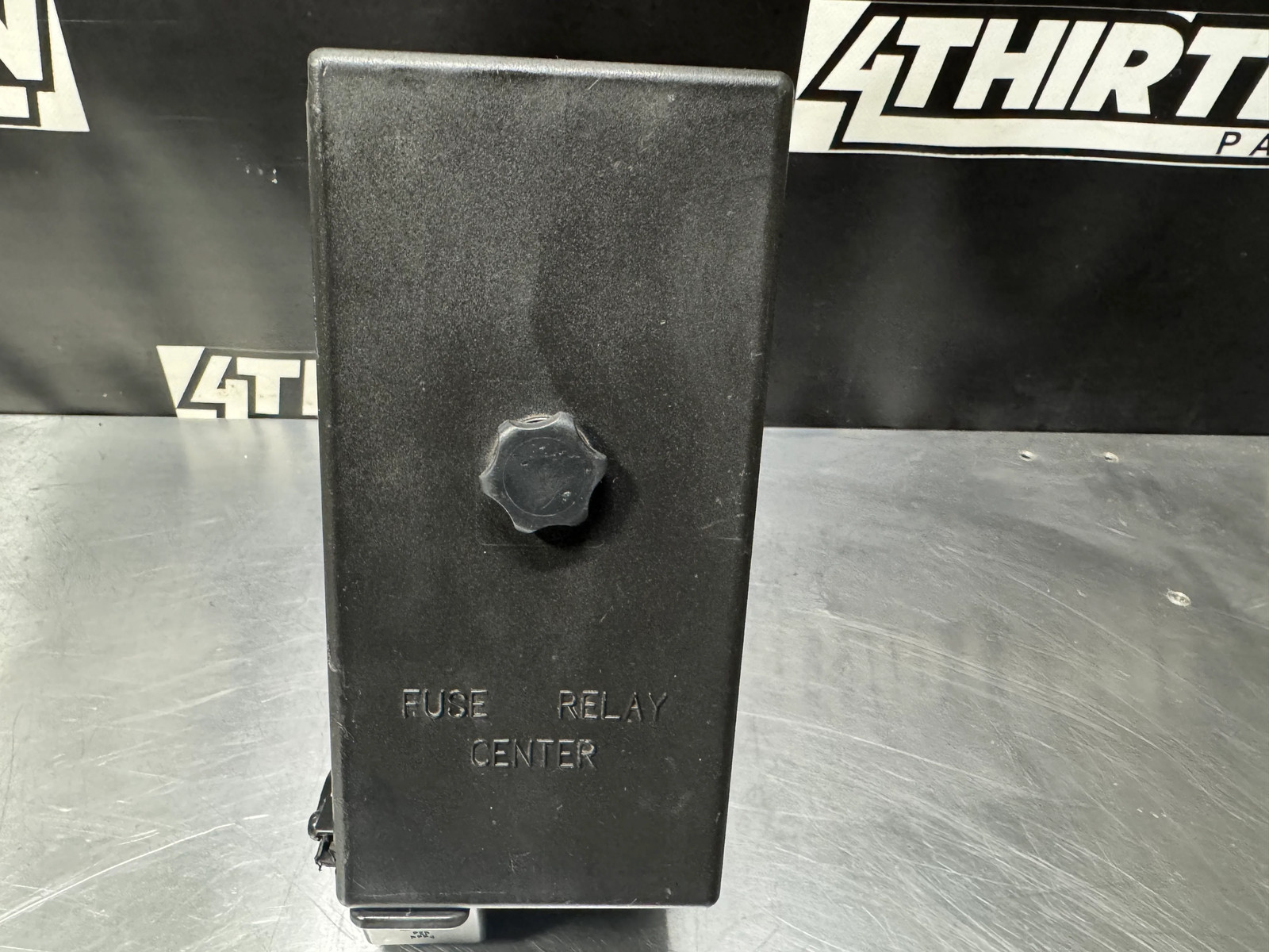 97-04 CORVETTE C5 ENGINE BAY FUSE BOX OEM 12176988 #L300