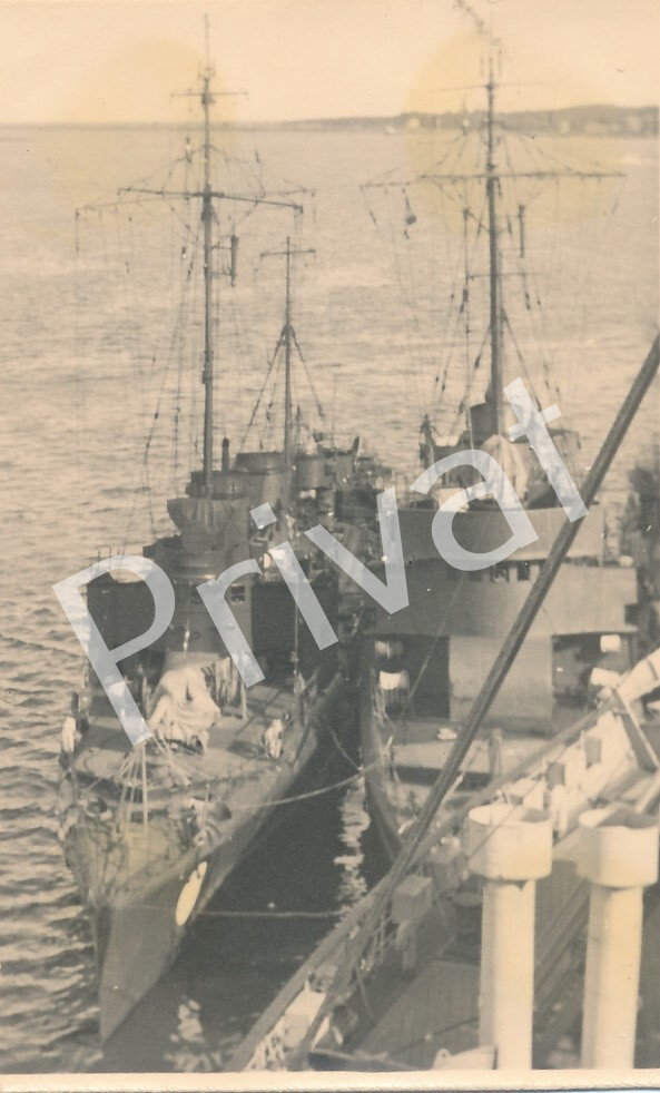 Photo WW II Wehrmacht Warships in Action T123 / T196 Baltic Sea F1.40