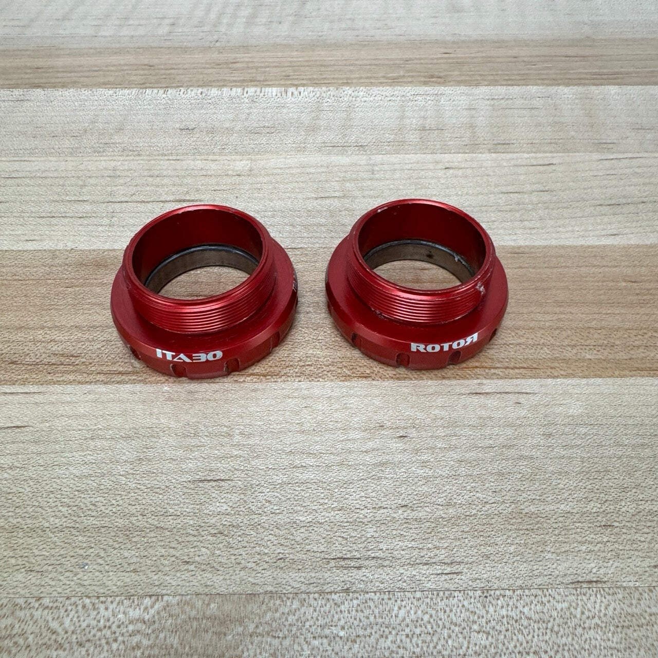 Rotor Ceramic ITA Italian Threaded for 30mm Spindles Red Bike Bottom Bracket 75g