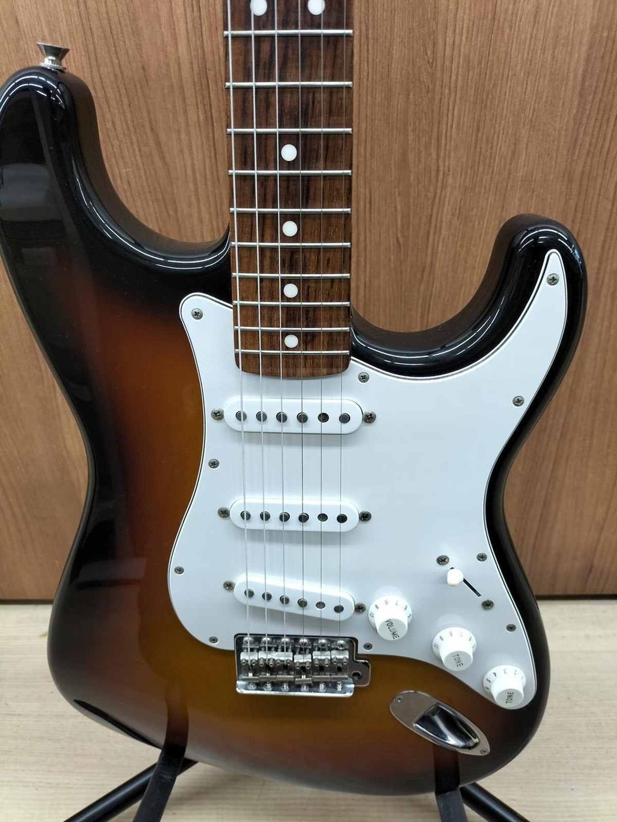 FENDER ST-50 STRATOCASTER Used Basswood body Rosewood fingerboard w/Gig case