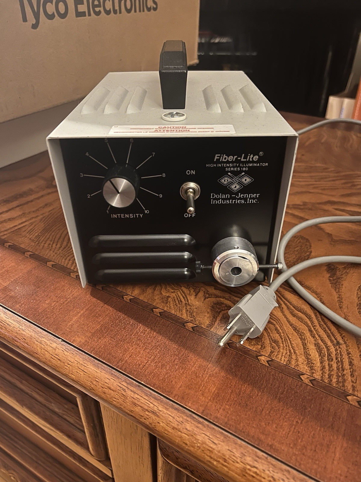 Dolan Jenner Fiber-Lite High Intensity Illuminator 180 - 115 VAC 200W 50/60 Hz