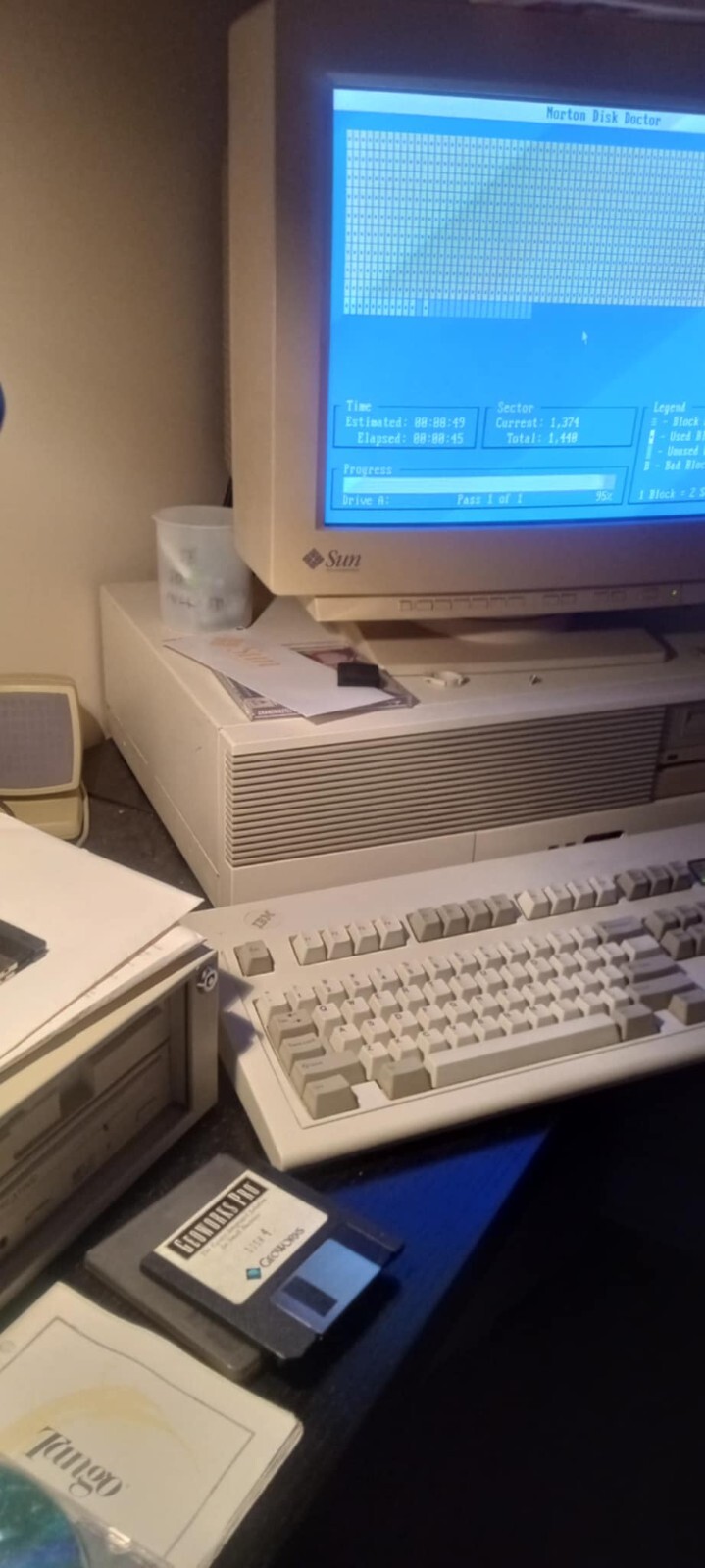 GeoWorks Pro (1990) for IBM PC with Quattro Pro Complete 1.44 diskette DOS Win