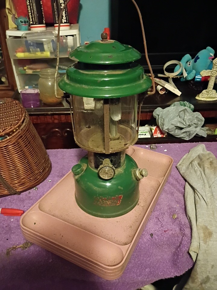 Vtg 1978 Green Coleman Double Mantle Gas Camping Lantern Model 220J Good Shape!