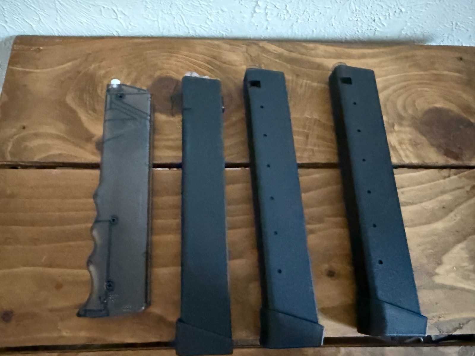 Lot of 4 Airsoft Magazines Mixed Extended & Pistol Mags 6mm BB Untested