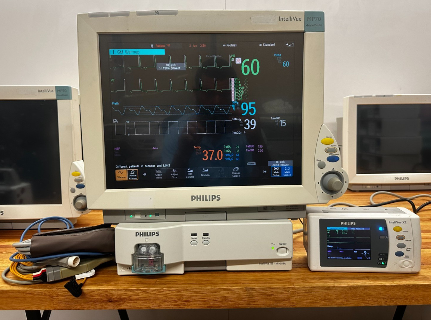Philips IntelliVue MP70 Monitor w/ G5 Gas & X2 Transport  ECG NIBP IBP SpO
