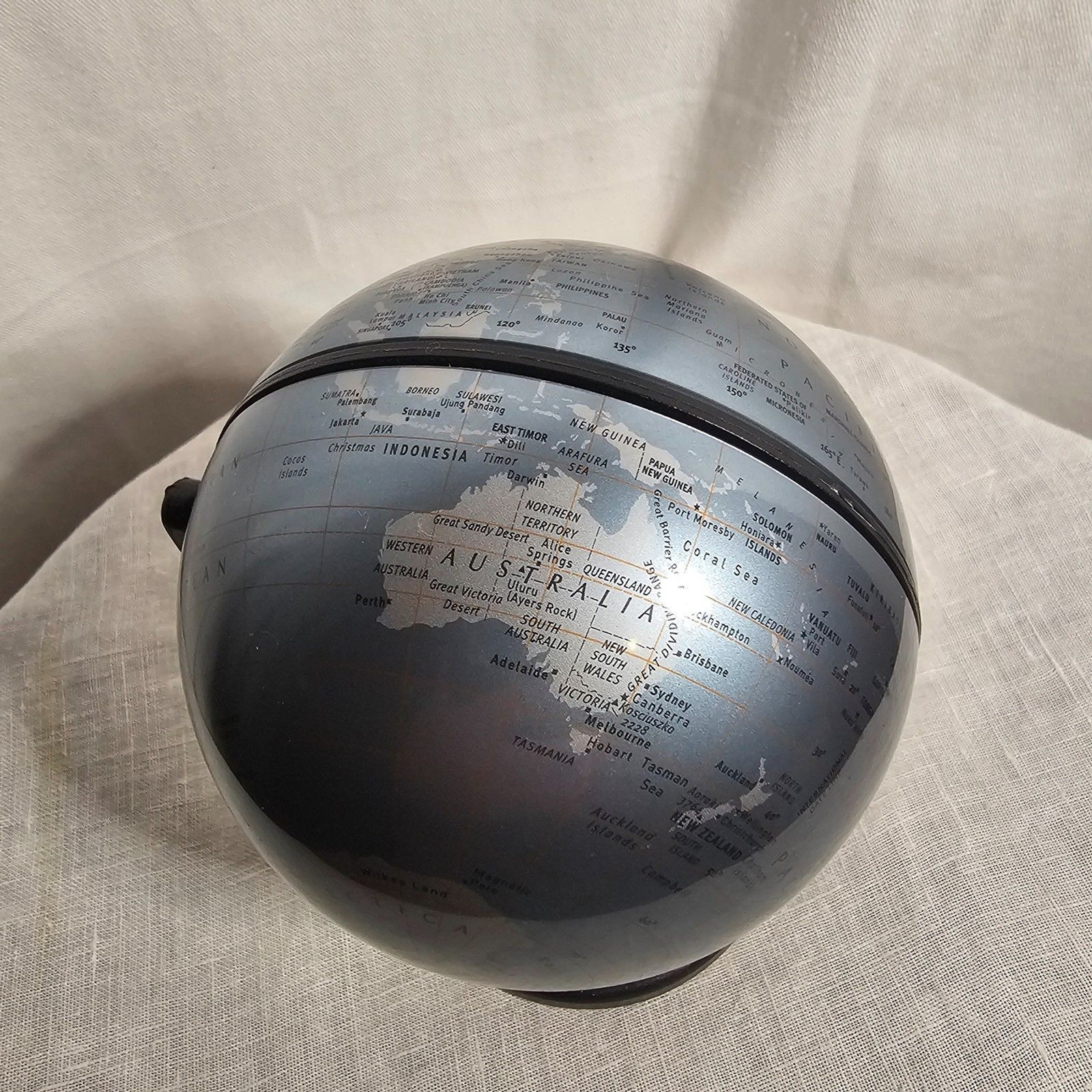 Replogle Small Earth Globe Desk Top Size Spins Revolves Very Detailed 2001