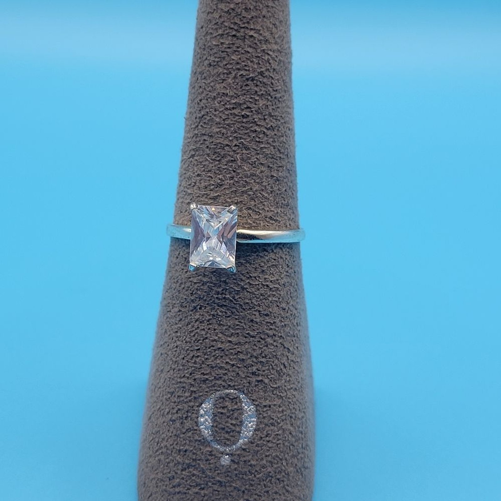 Sterling Silver Clear CZ Center Stone ring Size 7.75