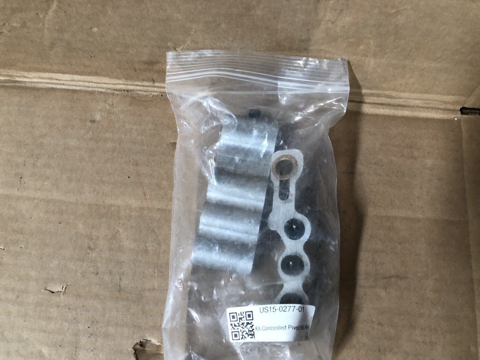 US15-0277-01 BESAM KIT CONCEALED PIVOT NS RH | Door