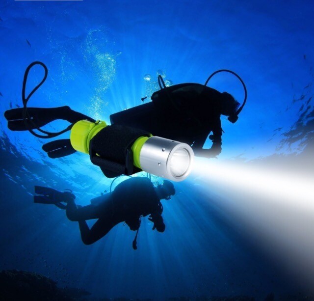 Diving Flashlight Scuba Dive Light Waterproof Underwater LED Torch Light