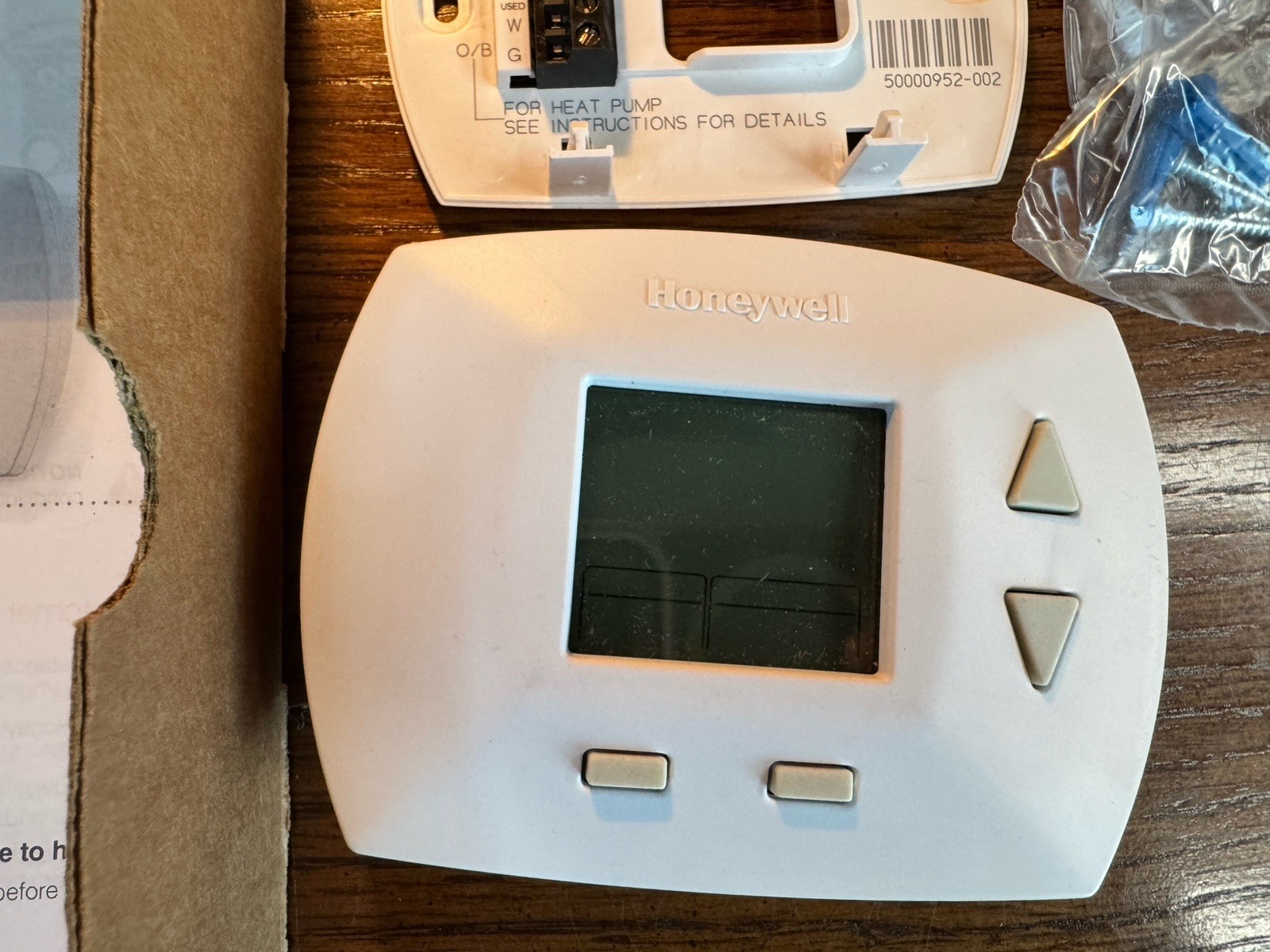 Honeywell RTH5100B Digital Non-Programmable Thermostat