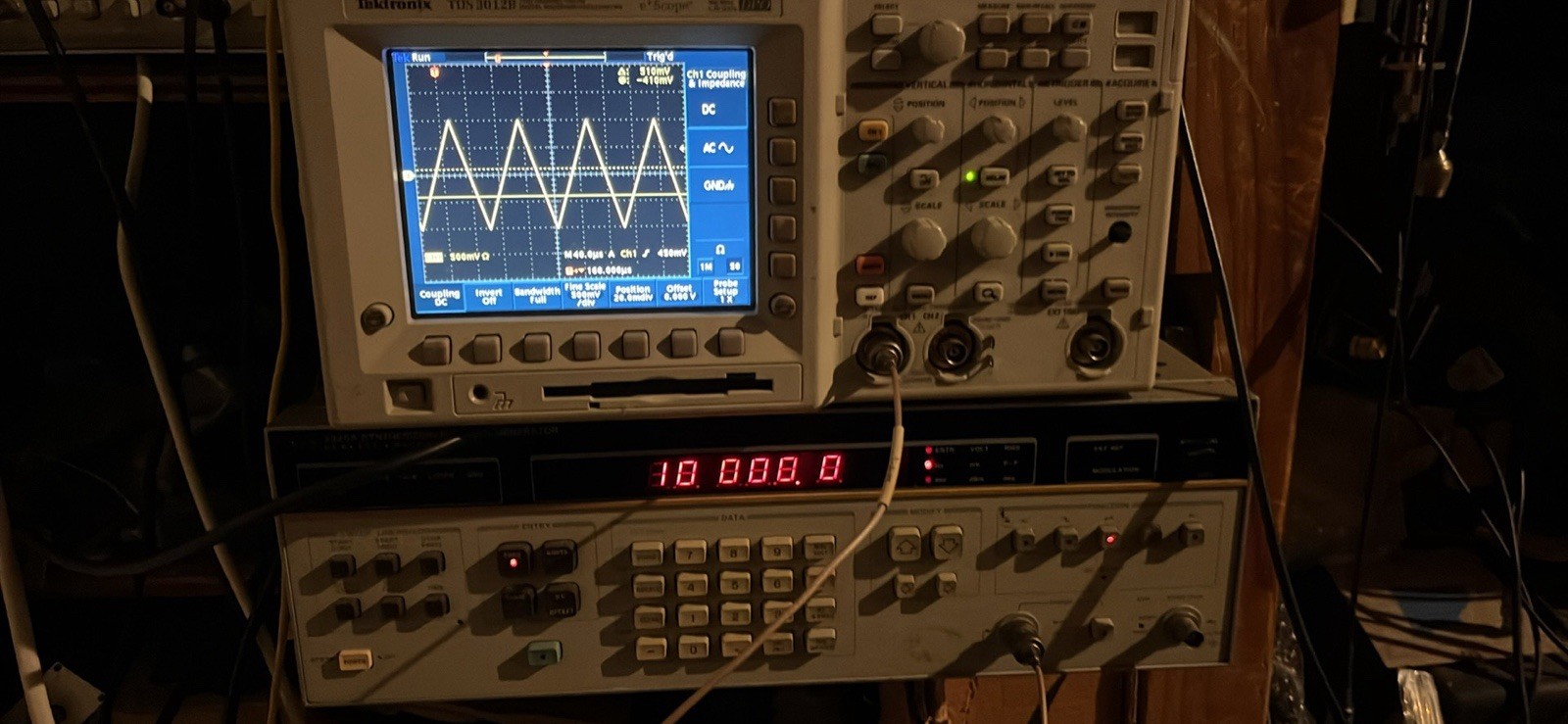 HP 3325A Synthesized Function Generator with OCXO and HV Option Working