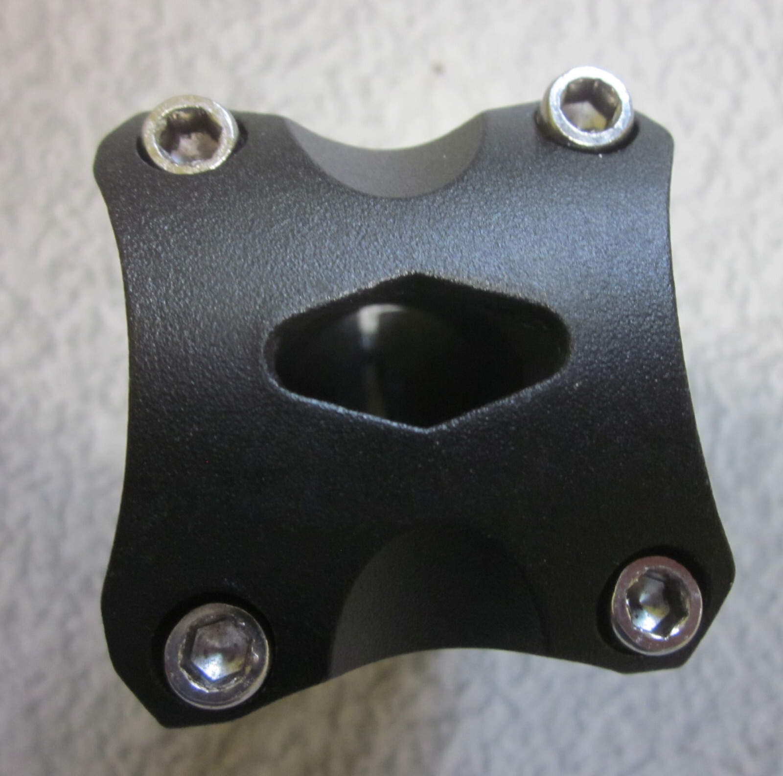Cansucc stem threadless 32mm +/-7 degrees. 1 1/8 x 1 1/8 shorty