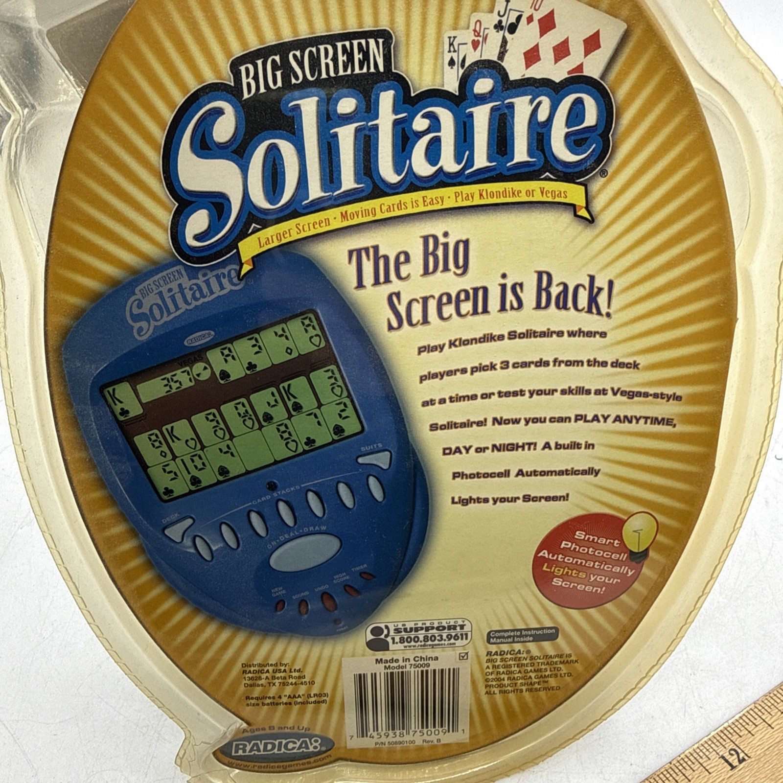 Radica Big Screen Solitaire Handheld Electronic Game – New in Box 75009