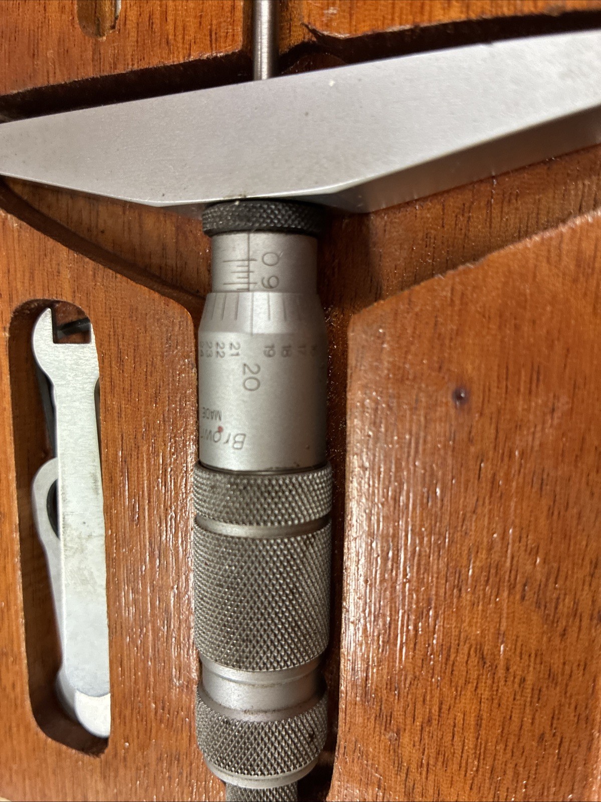 Brown & Sharpe micrometer depth gage 0-9