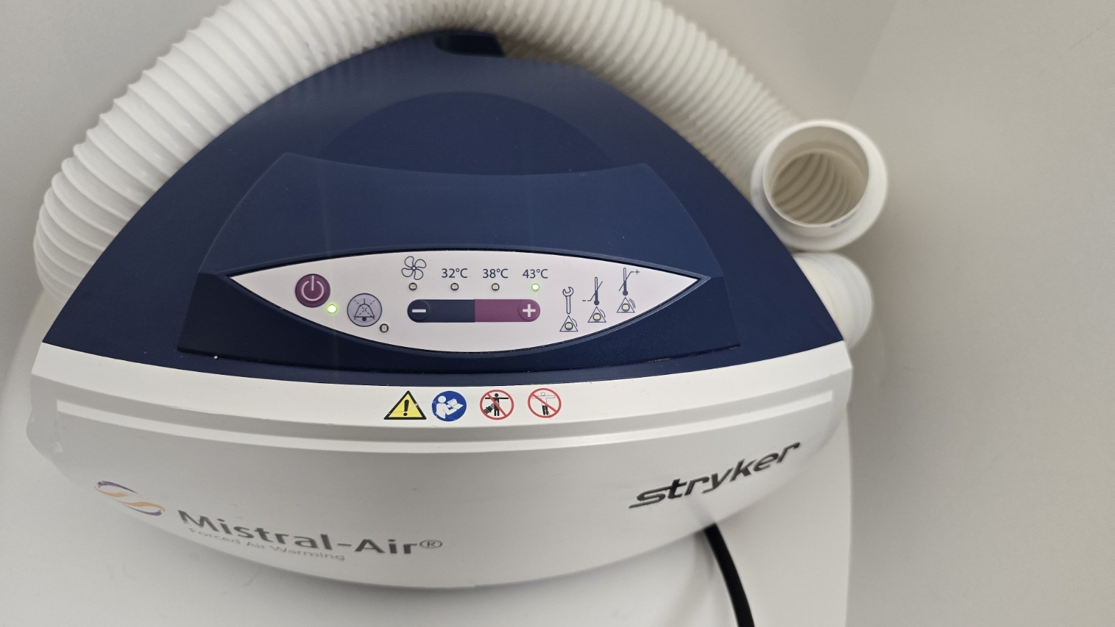Stryker Mistral-Air Plus MA1100-PM System Crack on case