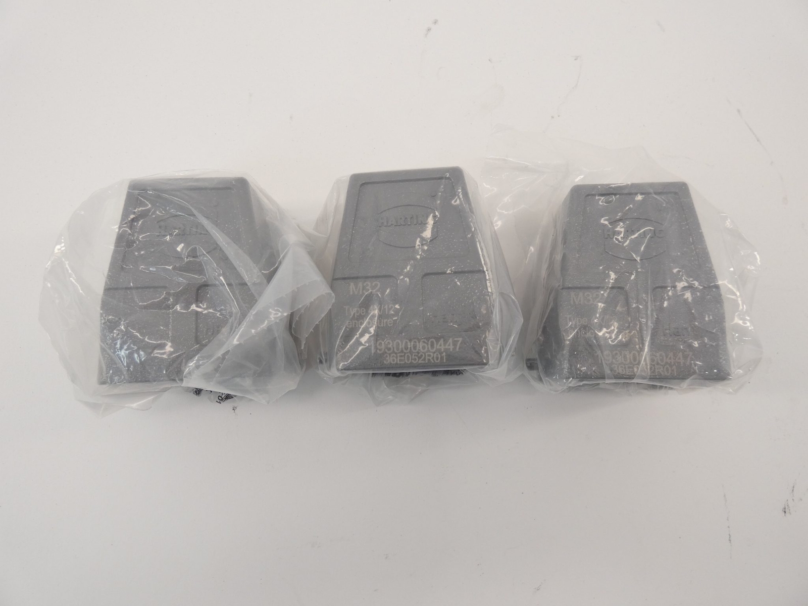 *Lot of 3* Harting 19300060447 Han 6B M32 Enclosure Top Metal Hood - NEW Surp...