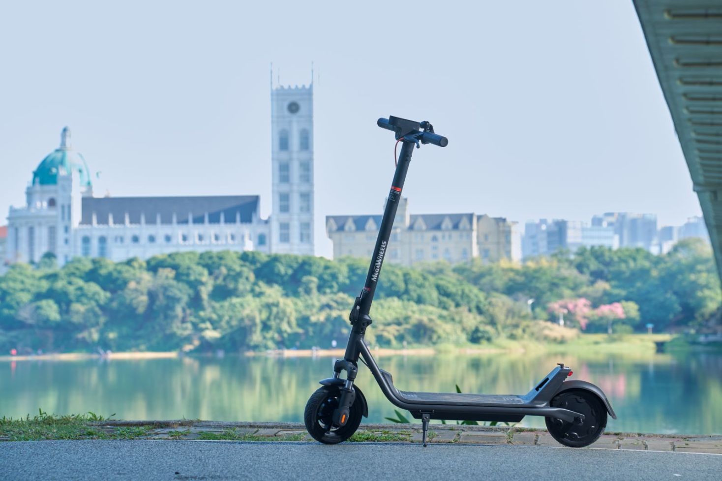 Electric Scooter Adults Teens Folding E-Scooter + APP Control & Shock Absorption