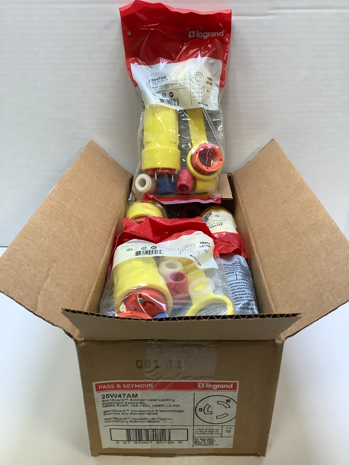Legrand 24W47AM SteriGuard Watertight Locking Plug NEMA 4X-16P, Case of 10