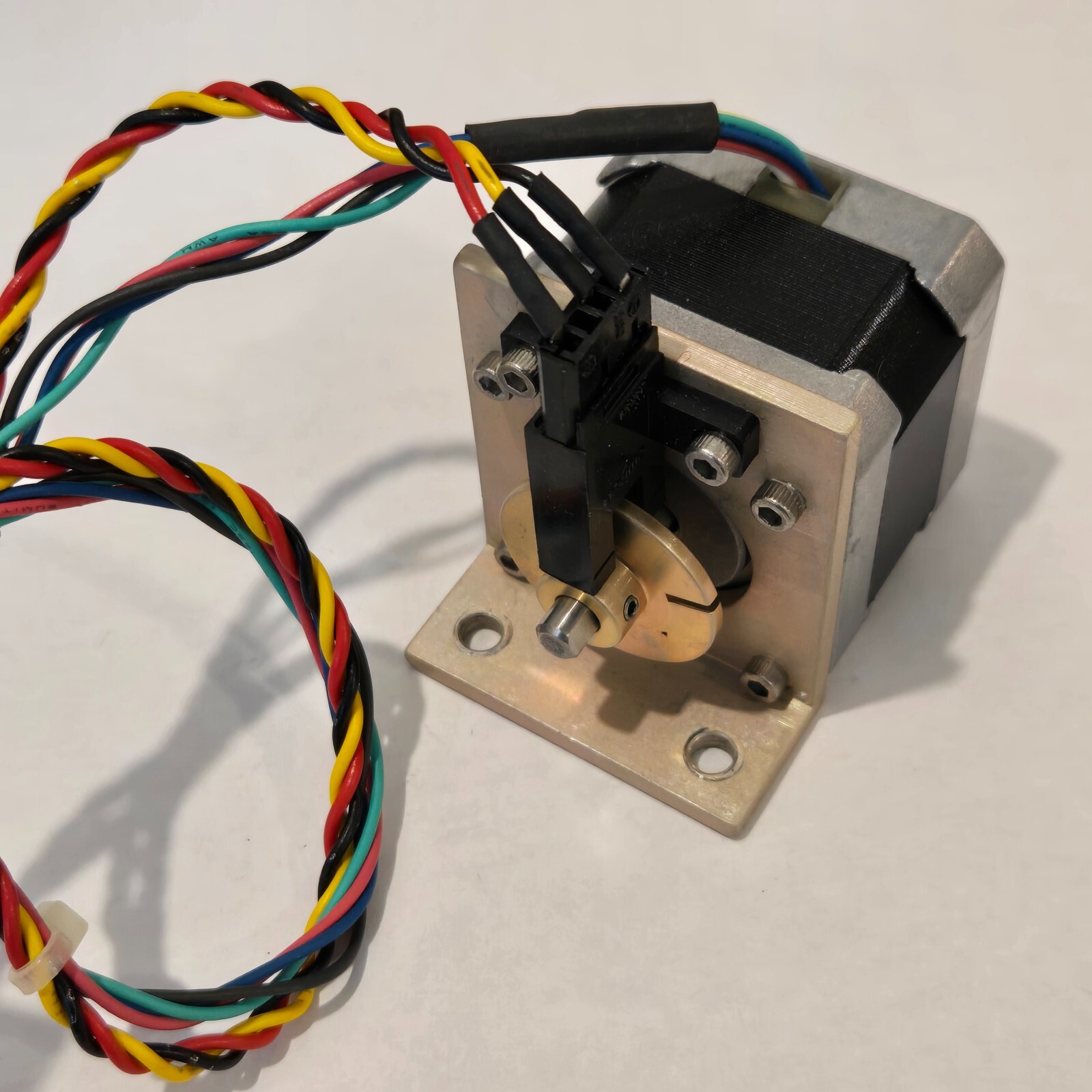 Vexta 2 Phase Stepping Motor PK243M-01BA with Omron EE-SX472 Encoder